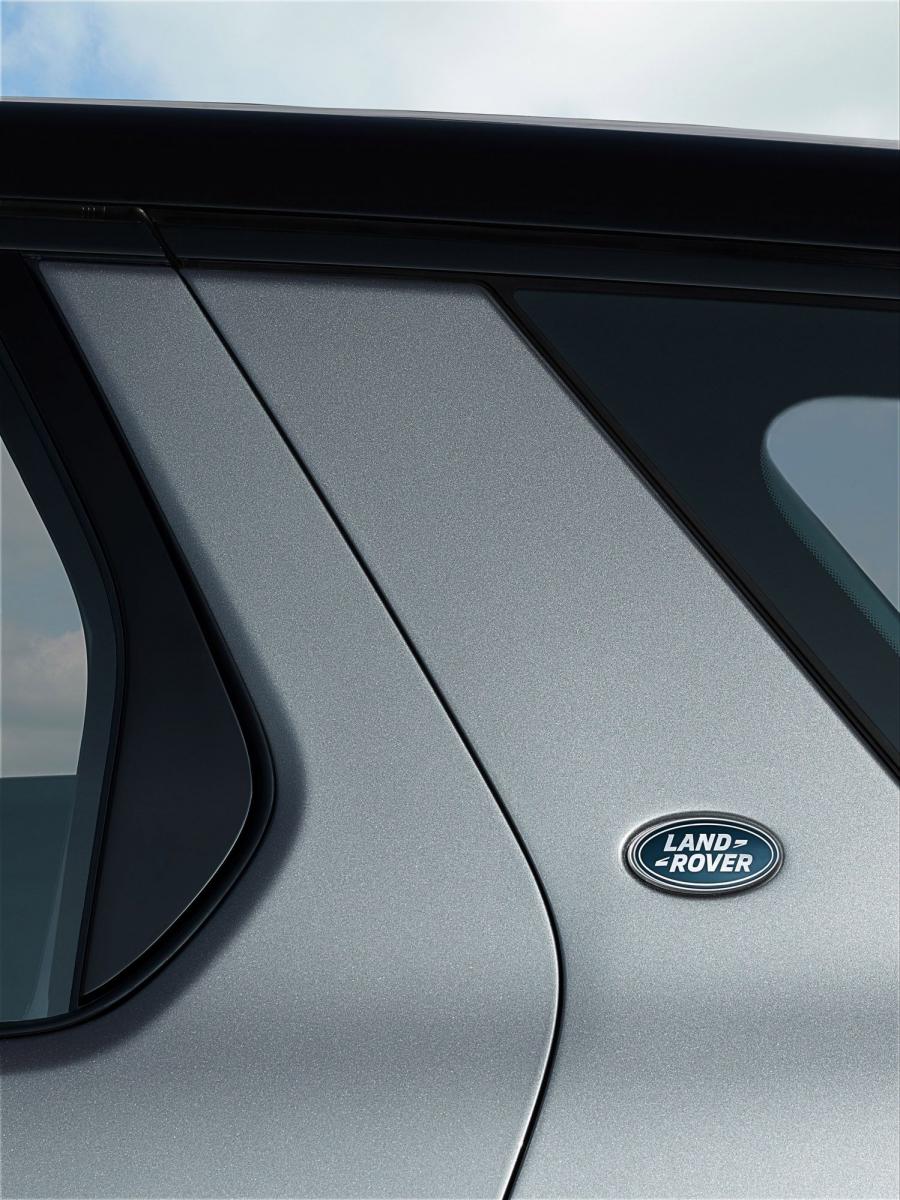  Land Rover Discovery Sport HSE Luxury 2015 года  (фото 32 из 62)